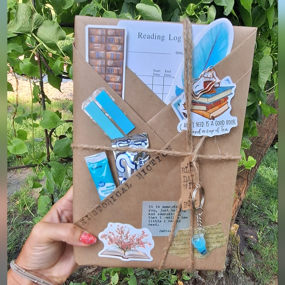 Blind Date With a Book. New-Hardback